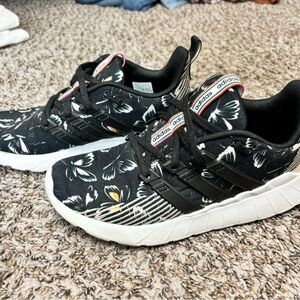 Adidas Women's Black Butterfly Athletic Sneakers